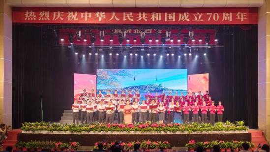 http://www.hnist.cn/__local/C/76/B3/F9F4D457BE25F7BBAF9BD5C21F2_294952EC_16E8F2.jpg